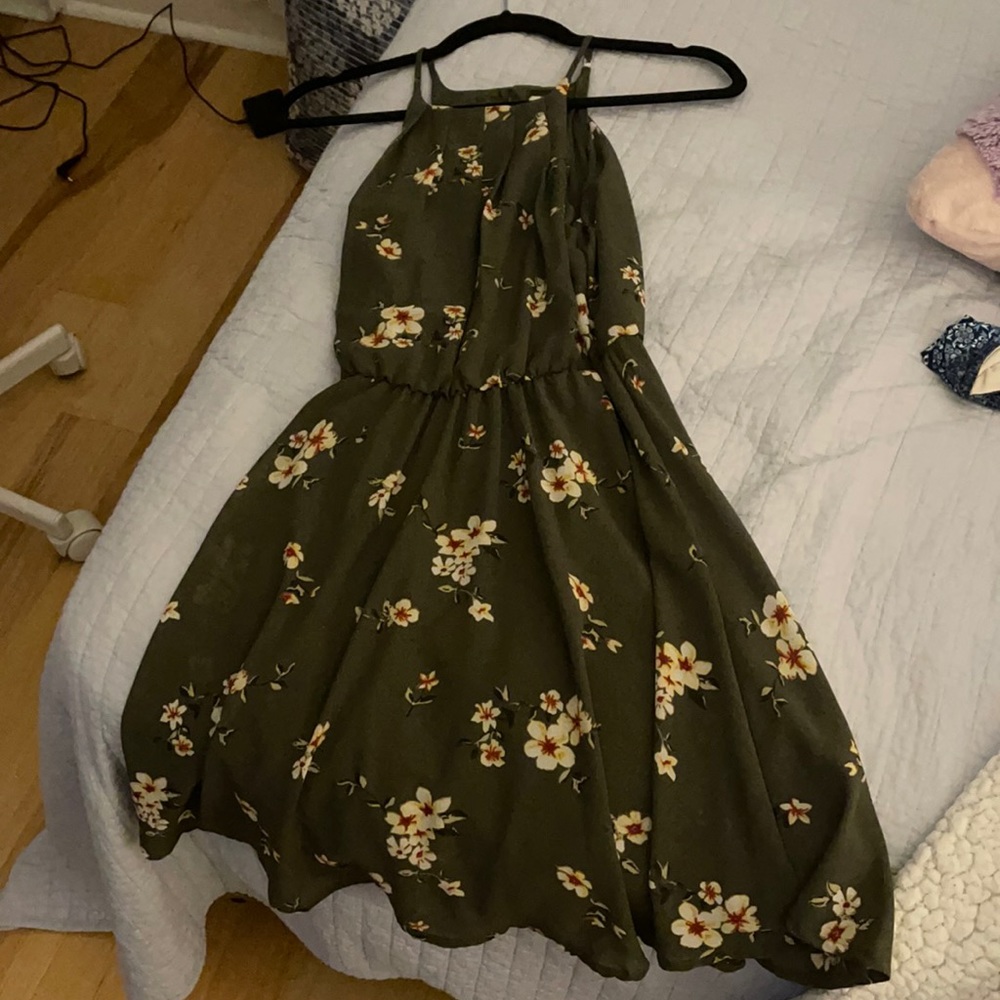 Size XS olive green floral halter dress